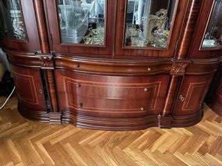 Vitrina/aparador clásico madera y cristal