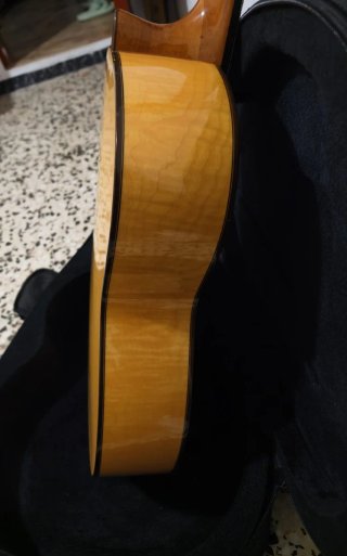 Guitarra de arce