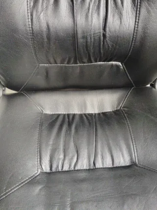 Silla de oficina piel negra con ruedas