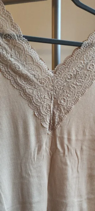 Camiseta cuello pico manga larga