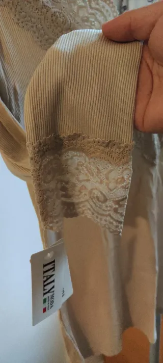 Camiseta cuello pico manga larga