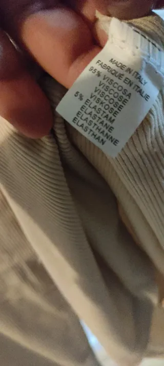 Camiseta cuello pico manga larga