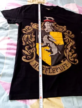 Camiseta negra Harry Potter Hufflepuff London