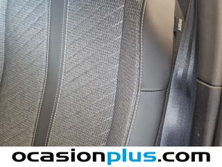 Peugeot 2008 Allure Hybrid eDCS6 100 kW (136 CV)