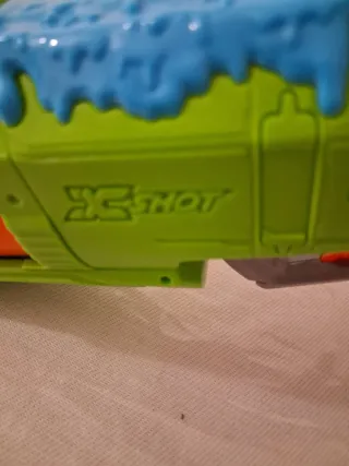 Pistola giocattolo X-Shot verde e arancione