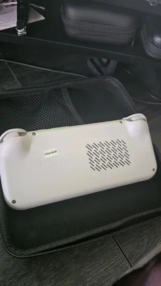 Retroid Pocket 4 PRO + Tarjeta con juegos