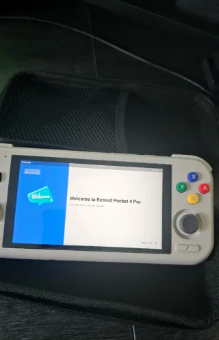 Retroid Pocket 4 PRO + Tarjeta con juegos