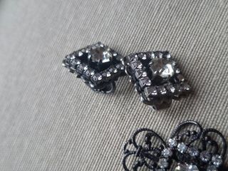 Collana (cordino più ciondolo) e orecchini