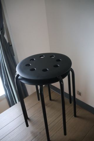 Pack 2 Taburetes Apilables IKEA MARIUS Negros