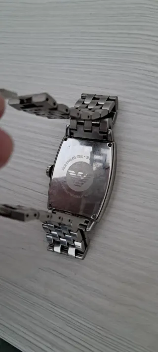 Autentico Reloj clásico Giorgio Armani para hombre