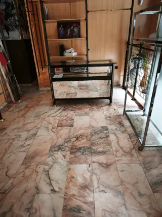 Mostrador Perchero Negro y Plata