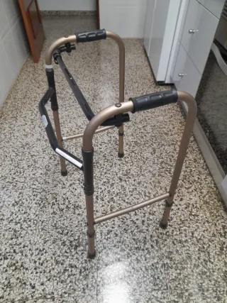 Andador plegable