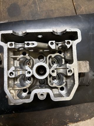 Culata Suzuki LTZ 400 para reparar