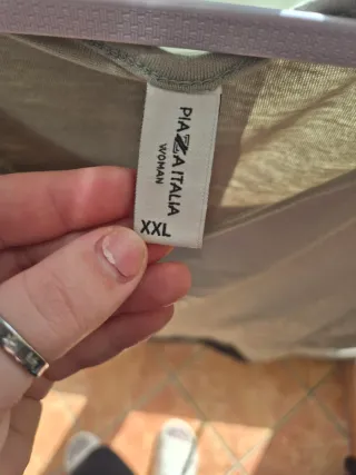 T-shirt Piazza Italia verde e nera taglia XXL