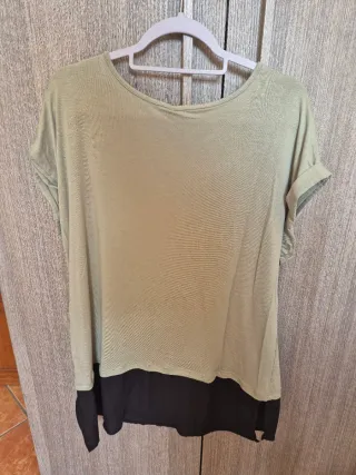 T-shirt Piazza Italia verde e nera taglia XXL