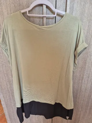 T-shirt Piazza Italia verde e nera taglia XXL