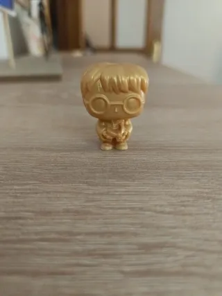 Muñeco Harry Potter Dorado