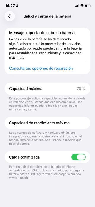 iPhone 11 con accesorios