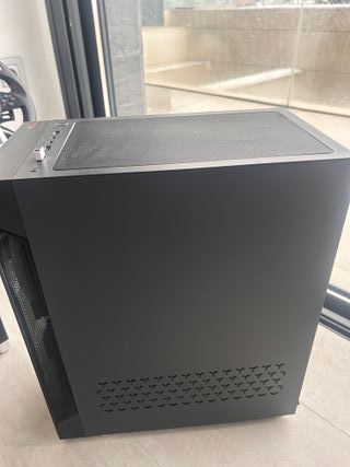 Ordenador hecho a mano