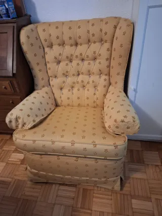 Sillon orejero pequeño bien cuidado