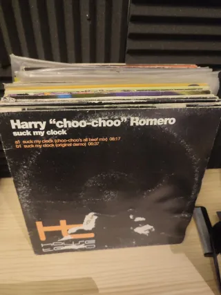 Lote 50 vinilos de techno y House.