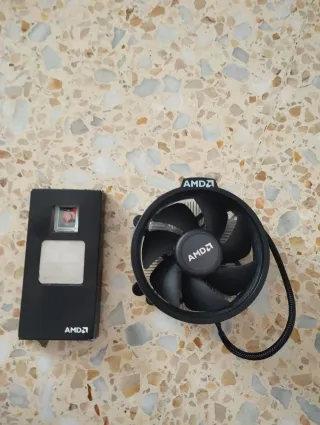 Procesador AMD Ryzen 3 3100 con disipador