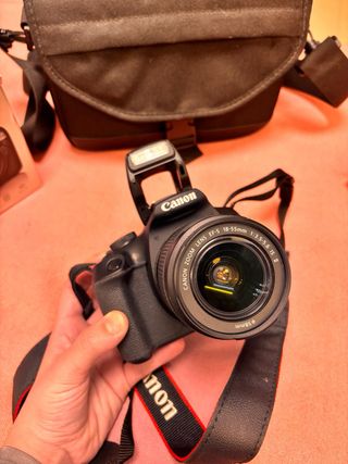 Cámara CANON EOS 2000D nueva