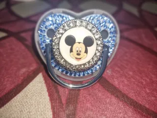 Ciuccio con catenella personalizzata