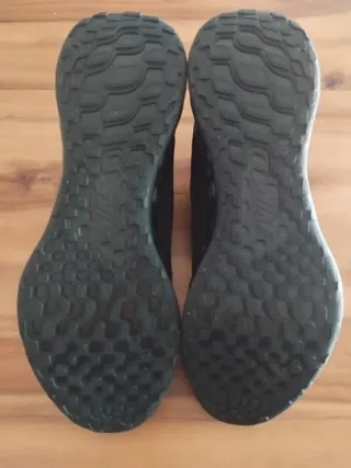Zapatillas Nike Revolution 6NN negras, talla 48.5.