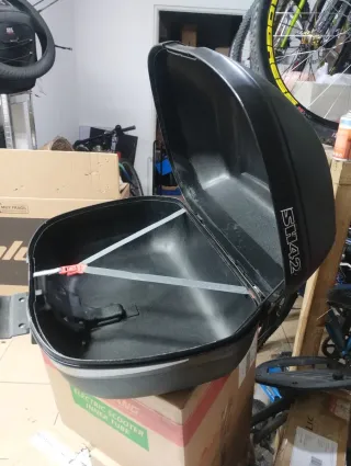 Baúl SHAD Touring con herrajes 42L