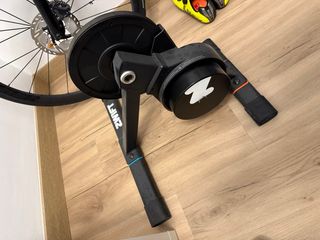 Rodillo Zwift One con menos de 10 usos
