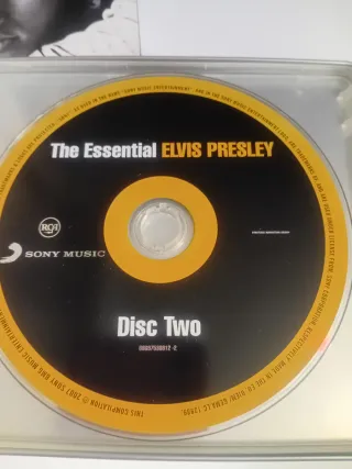 CD Elvis Presley tituto The Essential