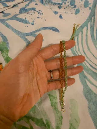 Due collanine di cristallini