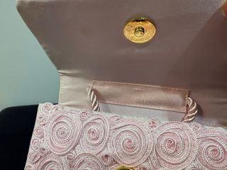 Bolso de raso de fiesta en rosa