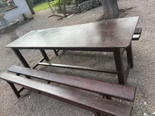Set di tavolo e panche in legno Teka