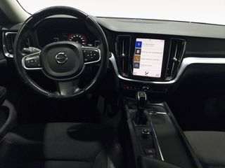 Volvo V60 Momentum