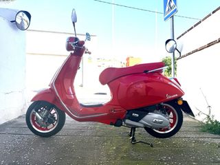 Vespa primavera 125 RED Euro 5