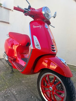 Vespa primavera 125 RED Euro 5