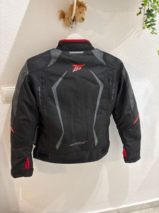 Chaqueta motera de mujer sin estrenar
