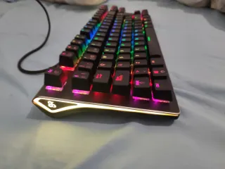 Teclado mecánico gaming con led's RGB
