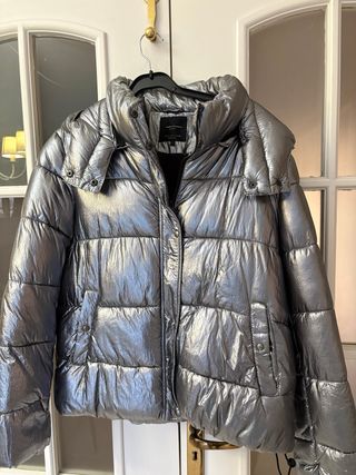 Chaquetón plateado acolchado