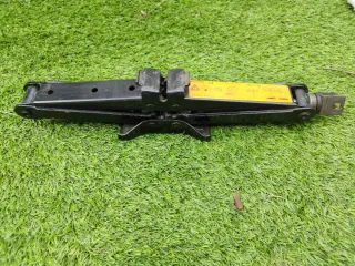 Nissan Pathfinder Navara.Gato.Crick