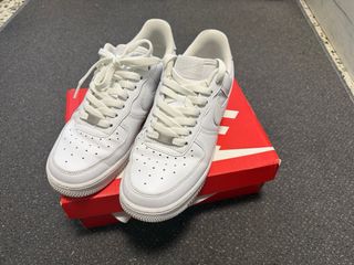 Nike Air Force 1 07’ blancas