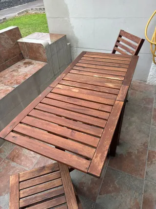 Mesa y dos sillas madera terraza ikea