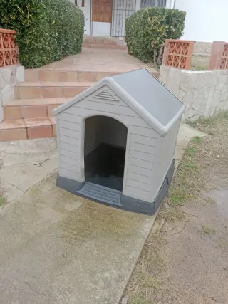 Caseta para perro de plástico