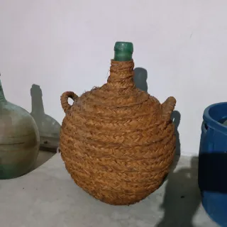 Juego de 3 garrafas antiguas