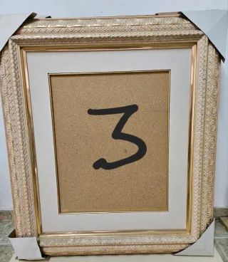 Marco de madera 59x47 cm beige y dorado