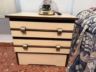 Mesilla de noche retro vintage