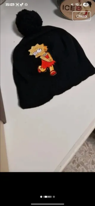 Cappello nero con stampa Lisa Simpson