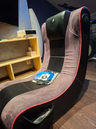 PlayStation 3 con volante, mandos y juegos